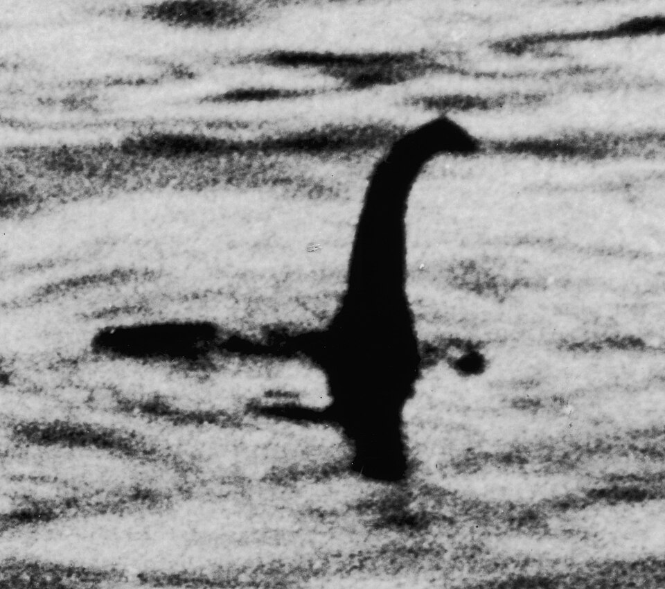 ネッシーの外科医の写真（1934年撮影とされる有名なネス湖怪物の画像）
